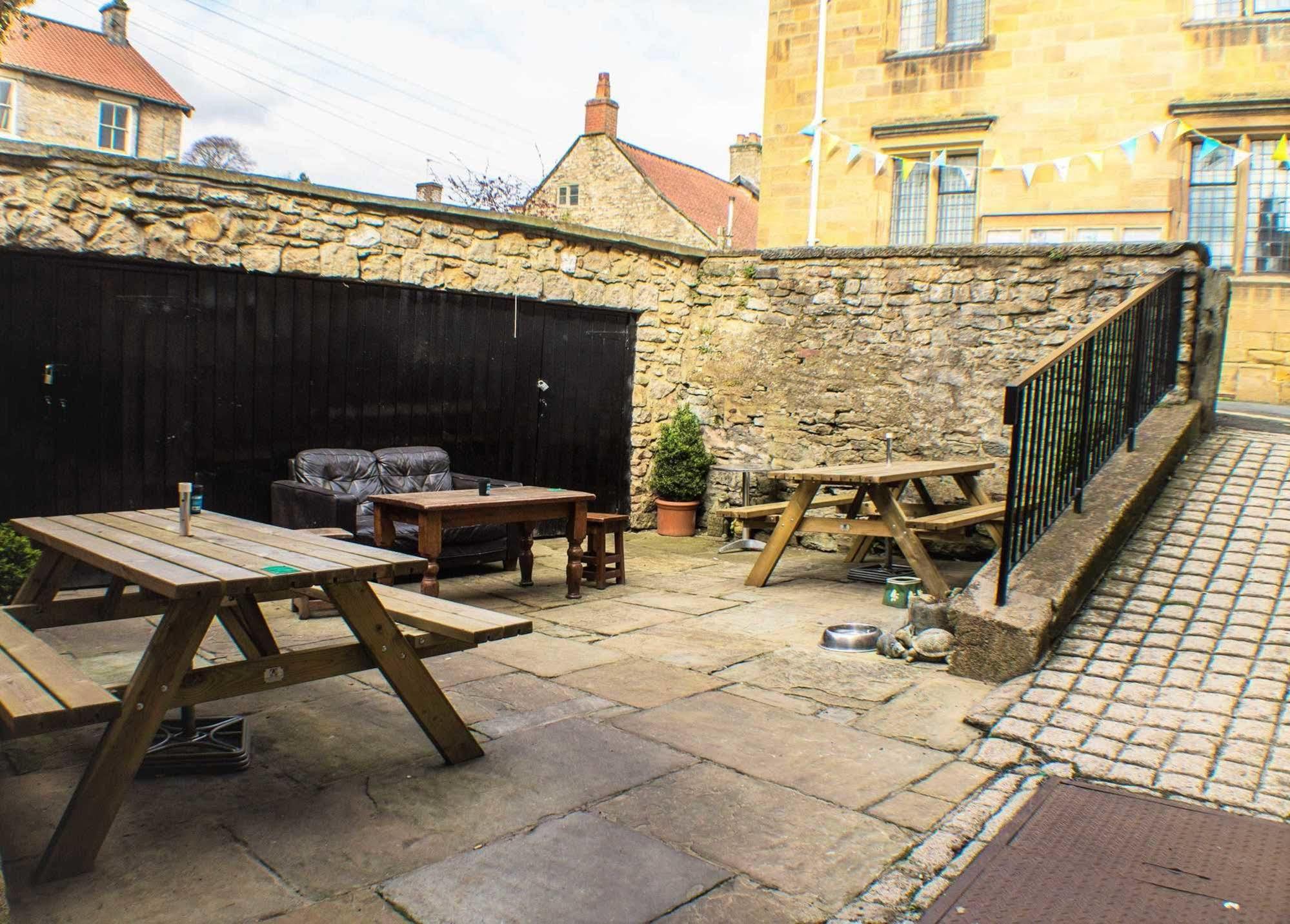 The Royal Oak Hotel Helmsley Extérieur photo